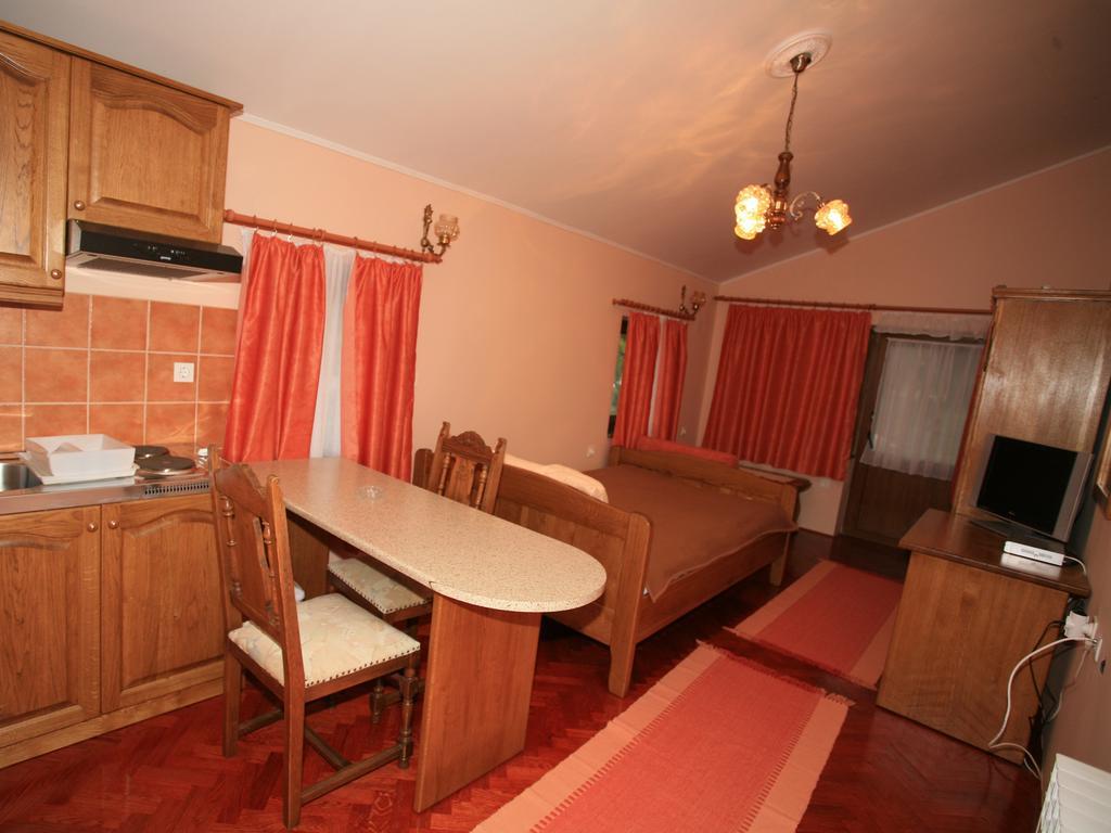 Apartments Vrata Baranje Bilje Oda fotoğraf