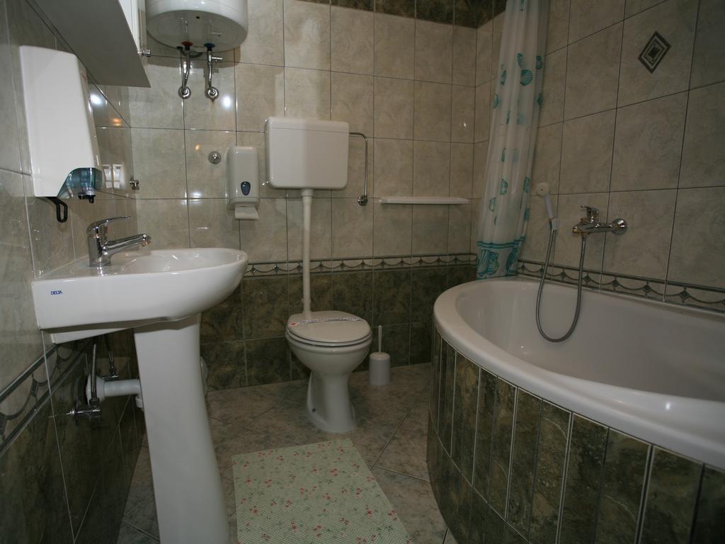 Apartments Vrata Baranje Bilje Oda fotoğraf